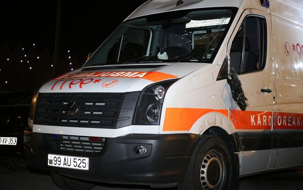 Автомобиль скорой помощи, попавший в ДТП - Sputnik Азербайджан