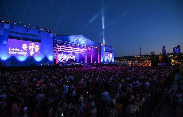 Выступление певицы Николь Шерзингер и группы The Black Eyed Peas в рамках развлекательной программы Гран-при Азербайджана Формулы 1 - Sputnik Азербайджан