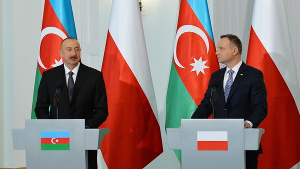 Президенты Азербайджана и Польши выступили с заявлениями для печати - Sputnik Азербайджан