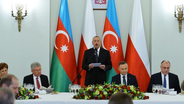 Выступление президента Азербайджана Ильхама Алиева на официальном приеме в Польше - Sputnik Азербайджан