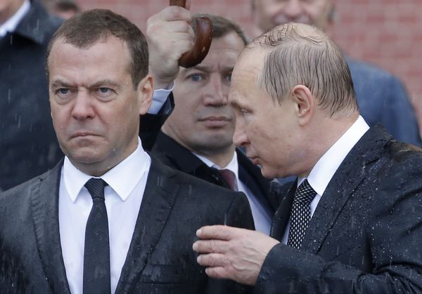 Церемония возложения венков к Могиле Неизвестного Солдата в Москве - Sputnik Азербайджан