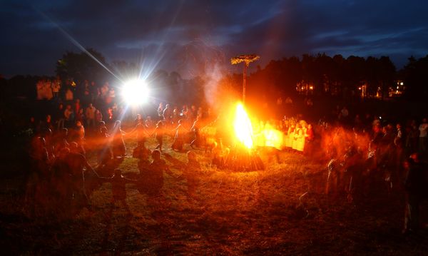 Празднование дня летнего солнцестояния в городе в Беларуси - Sputnik Азербайджан