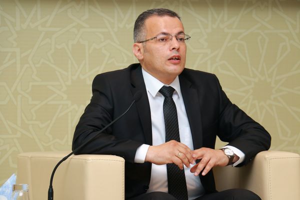 Исполнительный директор Центра анализа экономических реформ и коммуникаций Вюсал Гасымлы - Sputnik Азербайджан