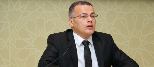 Исполнительный директор Центра анализа экономических реформ и коммуникаций Вюсал Гасымлы - Sputnik Азербайджан