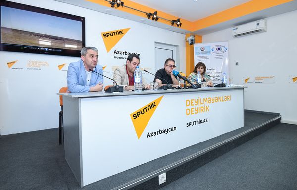 Пресс-конференция на тему Опасность утраты национальных ценностей беженцами и временными переселенцами и роль медиа - Sputnik Азербайджан