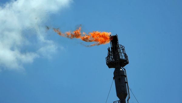 На территории одного из газоперерабатывающих заводов, фото из архива - Sputnik Азербайджан
