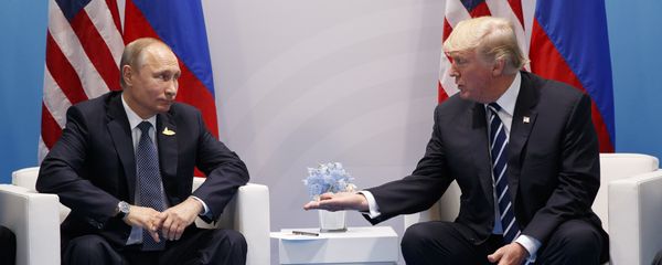 Встреча президентов США и России Дональда Трампа и Владимира Путина в ходе саммита G20, Гамбург, Германия, 7 июля 2017 года - Sputnik Азербайджан
