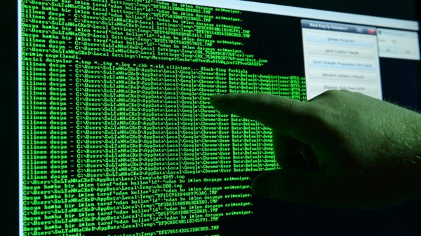 Вирус-вымогатель атаковал IT-системы компаний в разных странах - Sputnik Азербайджан