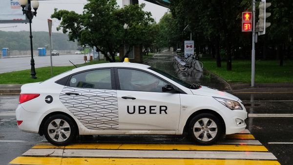Автомобиль службы такси Uber - Sputnik Азербайджан