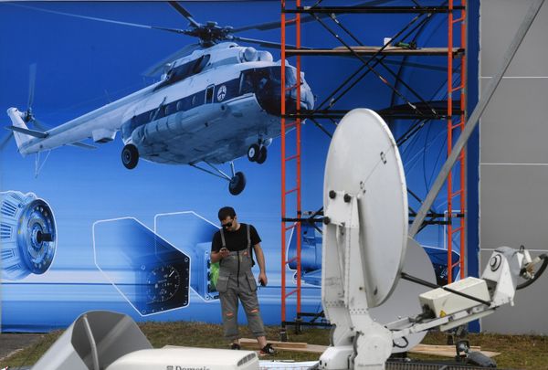 Подготовка к открытию Международного авиационно-космического салона МАКС-2017 - Sputnik Азербайджан