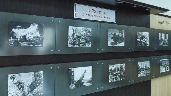 Выставка в РИКЦ, посвященная 75-летию Сталинградской битвы - Sputnik Азербайджан