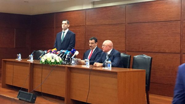 Встреча министра таможни и торговли Турции Бюлентп Тюфенкджи с турецкими предпринимателями в Баку - Sputnik Азербайджан