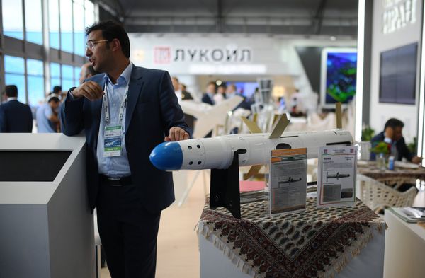 Стенд Исламской Республики Иран (ИРИ) на Международном авиационно-космическом салоне МАКС-2017 в Жуковском - Sputnik Азербайджан