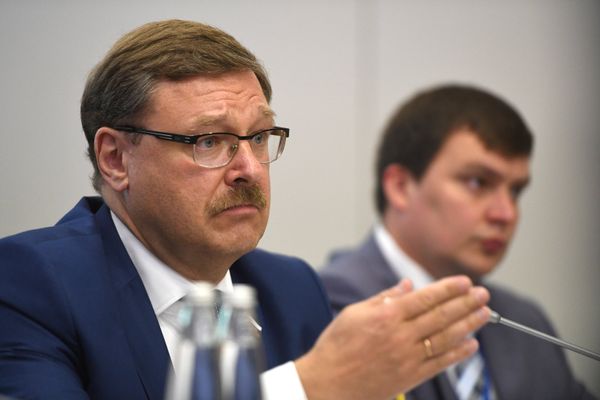 Председатель комитета Совета Федерации по международным делам Константин Косачев на презентации XIX Всемирного Фестиваля молодежи и студентов в Москве - Sputnik Азербайджан