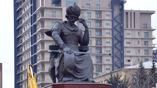 Şah İsmayıl Xətainin heykəli - Sputnik Азербайджан