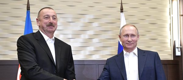 Президент РФ Владимир Путин и президент Азербайджана Ильхам Алиев во время встречи, 21 июля 2017 года - Sputnik Азербайджан