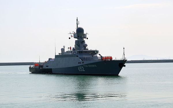 Малый ракетный корабль Град Свияжск ВМФ России - Sputnik Азербайджан