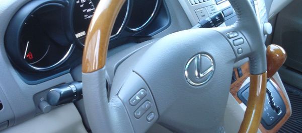 Салон автомобиля Lexus RX330, фото из архива - Sputnik Азербайджан