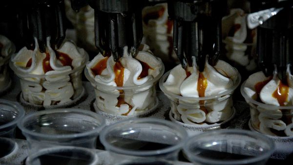 Производство мороженого, фото из архива - Sputnik Азербайджан