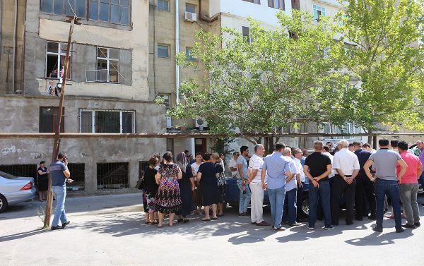 Акция протеста на улице Ахмеда Джамиля в Ясамальском районе Баку - Sputnik Азербайджан