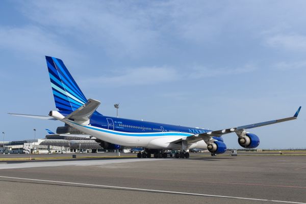 Самолет Airbus A340-500 азербайджанских авиалиний - Sputnik Азербайджан
