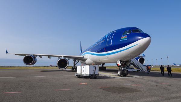 Самолет Airbus A340-500 азербайджанских авиалиний - Sputnik Азербайджан