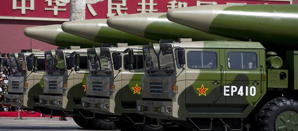 Баллистические ракеты армии Китая во время парада в Пекине, фото из архива - Sputnik Азербайджан