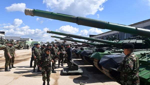 Команда Никарагуа перед началом репетиции международного этапа конкурса Танковый биатлон Армейских международных игр – АрМИ-2017 - Sputnik Азербайджан