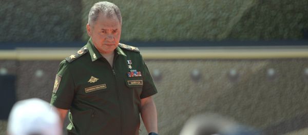 Министр обороны РФ Сергей Шойгу на церемонии открытия Армейских международных игр АрМИ-2017 в Московской области - Sputnik Азербайджан
