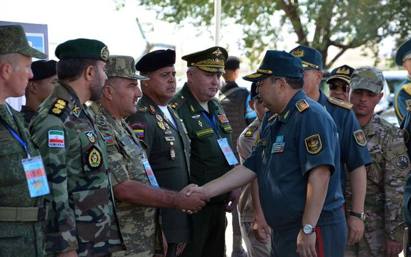 В Казахстане состоялась торжественная церемония открытия конкурсов Мастера артиллерийского огня и Снайперский рубеж - Sputnik Азербайджан