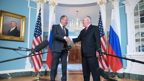 Встреча главы МИД России Сергея Лаврова с госсекретарем США Рексом Тиллерсоном, 10 мая 2017 года - Sputnik Азербайджан