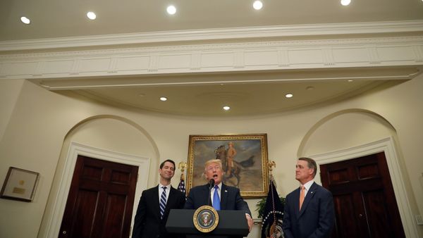 Президент США Дональд Трамп выступает во время объявления об иммиграционной реформе, Белый дом, 2 августа 2017 года - Sputnik Азербайджан
