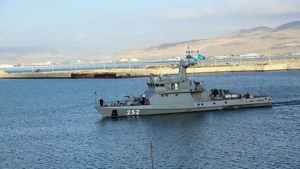 Артиллерийские стрельбы по морской мине в рамках конкурса Кубок моря-2017 - Sputnik Азербайджан