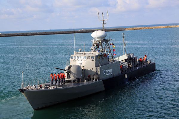Артиллерийские стрельбы по морской мине в рамках конкурса Кубок моря-2017 - Sputnik Азербайджан