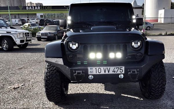 Автомобиль Jeep Wrangler, принадлежащий Мирмухаммеду Исмайлову - Sputnik Азербайджан