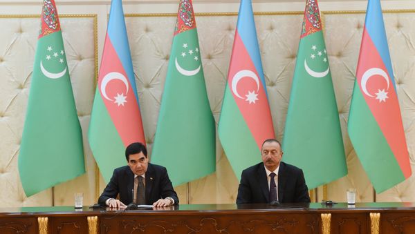 Выступление Гурбангулы Бердымухаммедова во время выступления президентов Азербайджана и Туркменистана с заявлениями для прессы - Sputnik Азербайджан