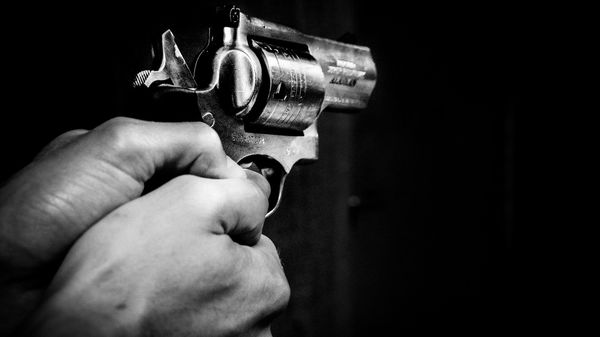 Пистолет в руке, фото из архива - Sputnik Азербайджан