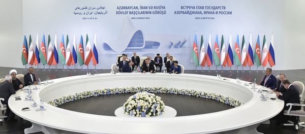Встреча глав государств Азербайджана, Ирана и России, Баку, 8 августа 2017 года - Sputnik Азербайджан