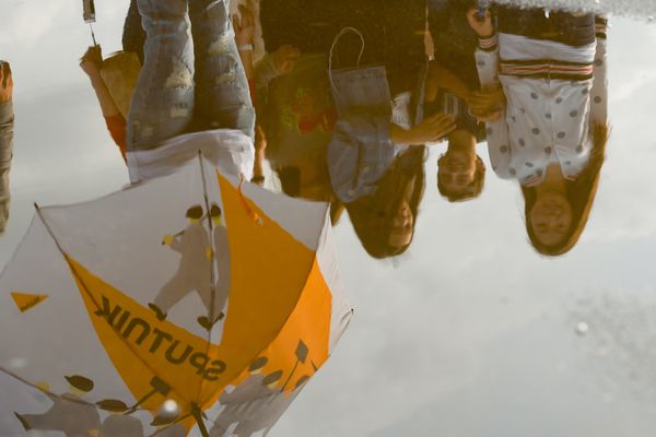 Фирменный зонт Sputnik   - Sputnik Азербайджан