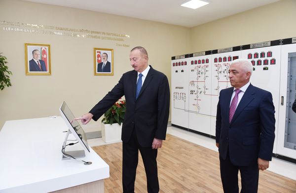 Президент Ильхам Алиев на открытии новой электрической подстанции Гядабей - Sputnik Азербайджан