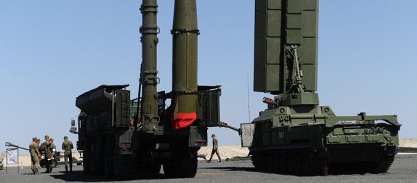 Зенитно-ракетный комплекс С-400 Триумф, фото из архива - Sputnik Азербайджан