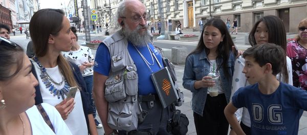 Дети из шоу Ты супер! Танцы повстречались с Анатолием Вассерманом в Москве - Sputnik Азербайджан