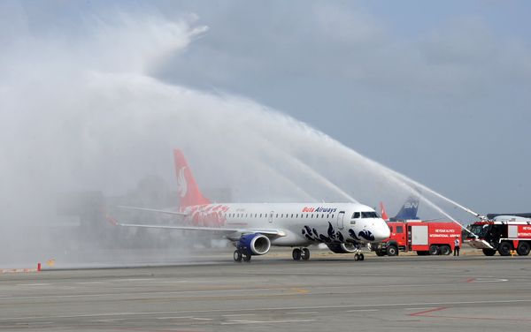 Самолет Embraer 190 авиакомпании Buta Airways - Sputnik Азербайджан