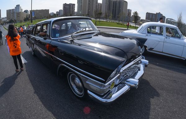 Автопробег и выставка классических автомобилей в Баку - Sputnik Азербайджан