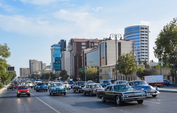 Автопробег и выставка классических автомобилей в Баку - Sputnik Азербайджан