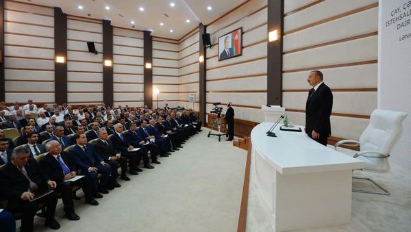 Республиканское совещание по вопросам развития производства чая, риса и цитрусовых - Sputnik Азербайджан