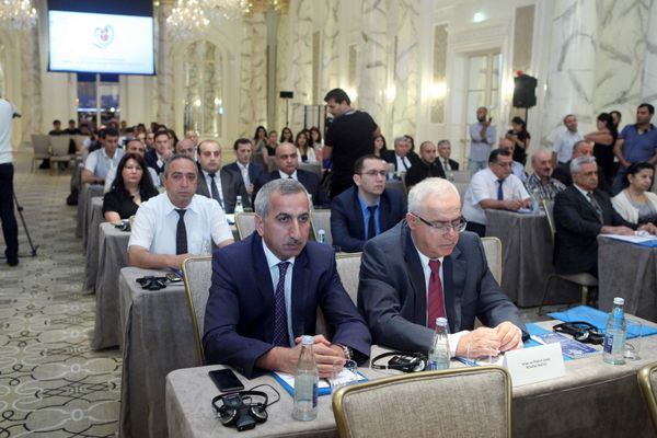 Конференции Формальная занятость как условие реализации социальных прав - Sputnik Азербайджан