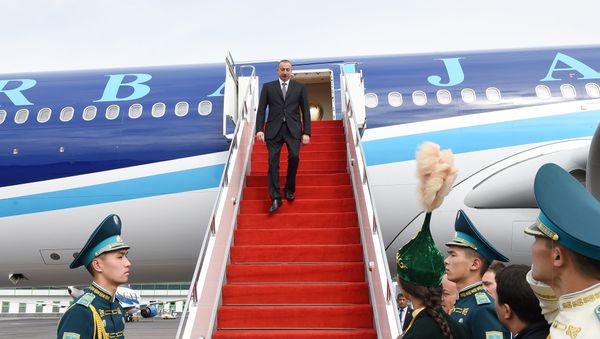 Президент Азербайджана Ильхам Алиев прибыл с рабочим визитом в Казахстан - Sputnik Азербайджан
