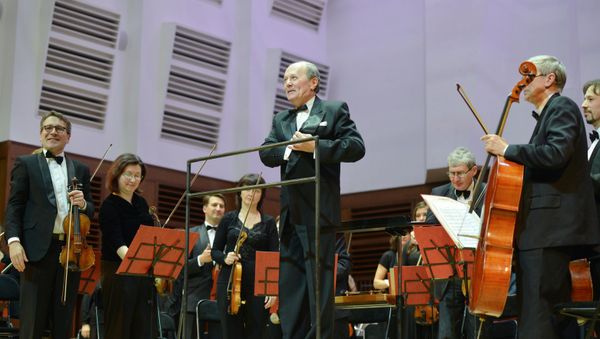 Музыканты Новосибирского академического симфонического оркестра, 14 мая 2013 года - Sputnik Азербайджан