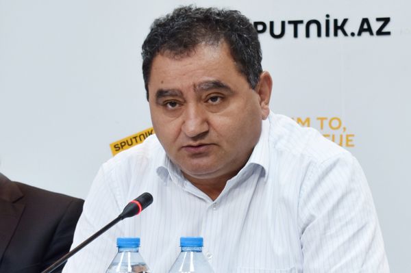 Эксперт в области образования Этибар Алиев - Sputnik Азербайджан